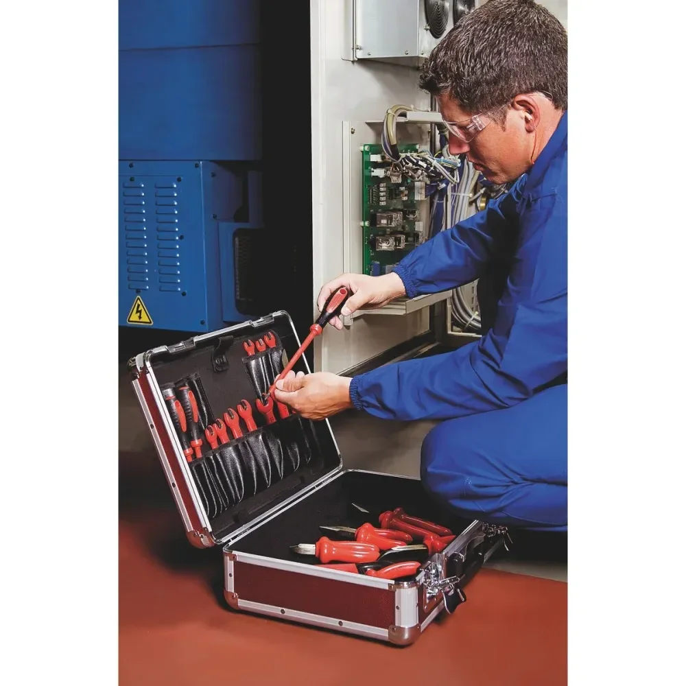 Chave De Fenda Isolada Iec 60900 Ponta Chata 6X150 Mm Tramontina 44315032 - Imagem 3